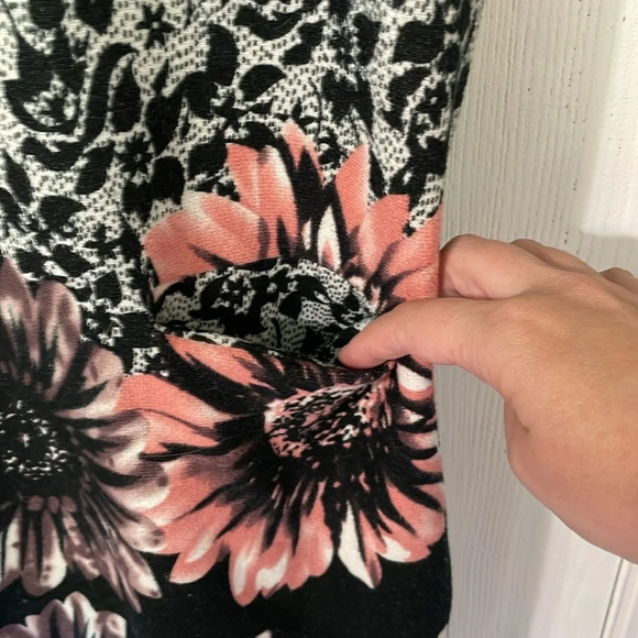 Angie floral contour midi dress with pockets size large - Picture 4 of 8